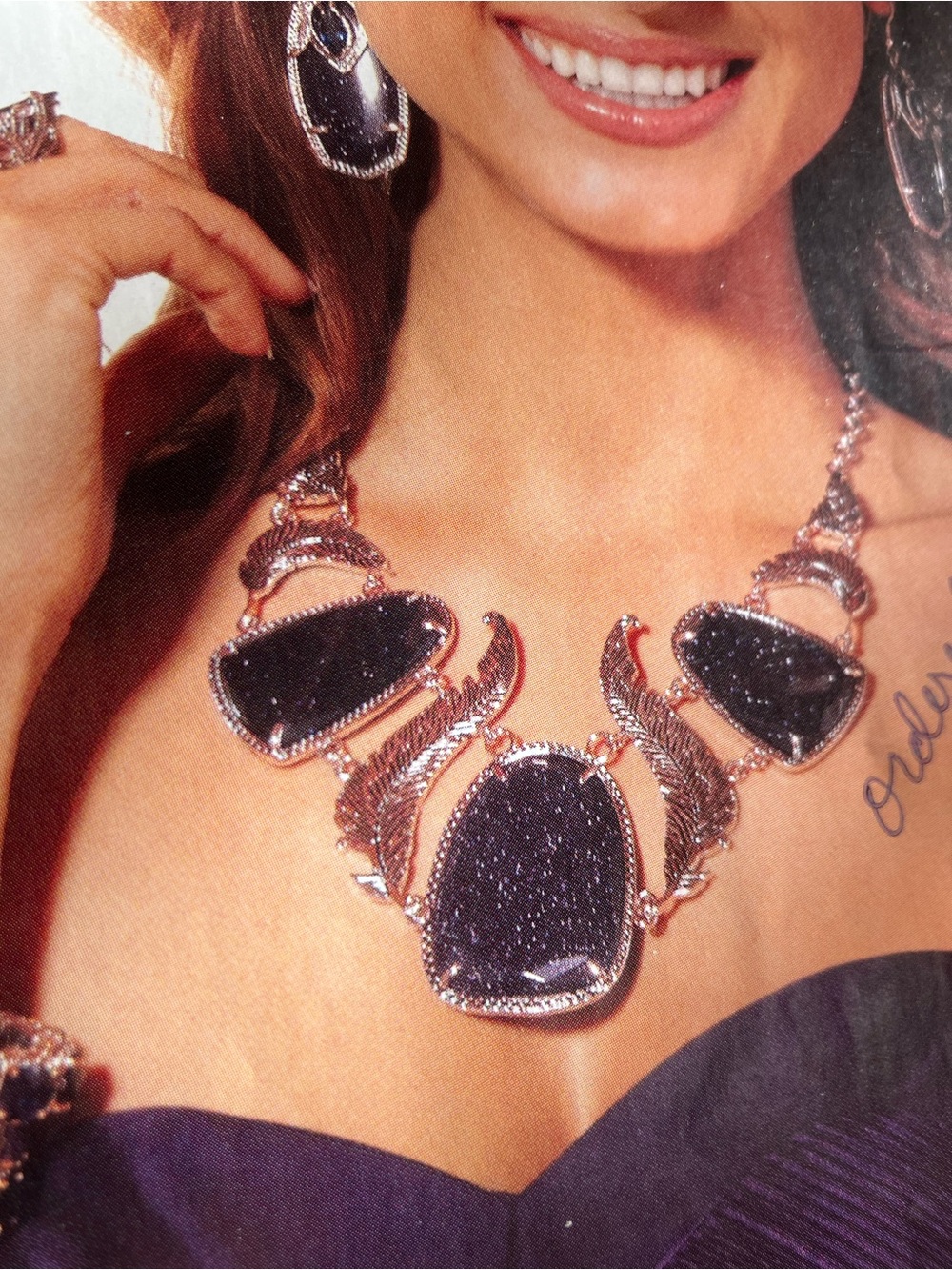 Dramatic Midnight Sparkle bib nkl Spectacular as seen on HGTV & cooking channel